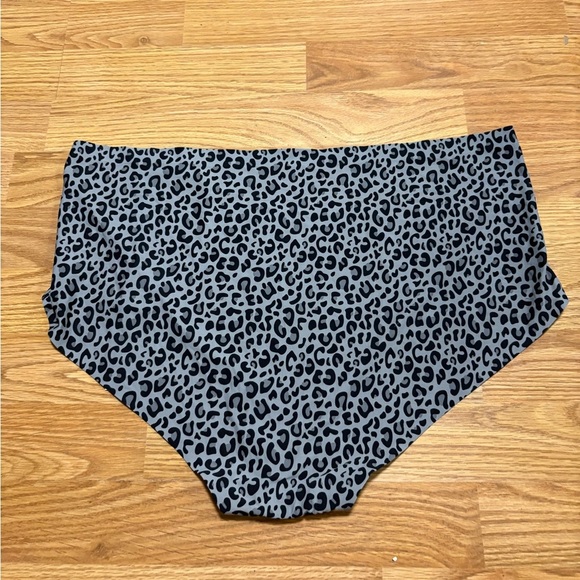 Cheek Boss Leopard Print High-Waisted Bikini Bottoms size 4XL - Picture 4 of 4